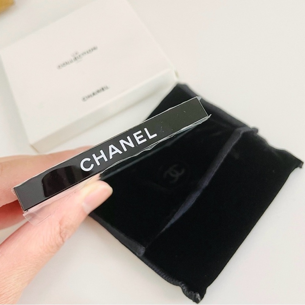 Chanel Beauty LA Collection Dual Sided Mirror - Picture 2 of 4